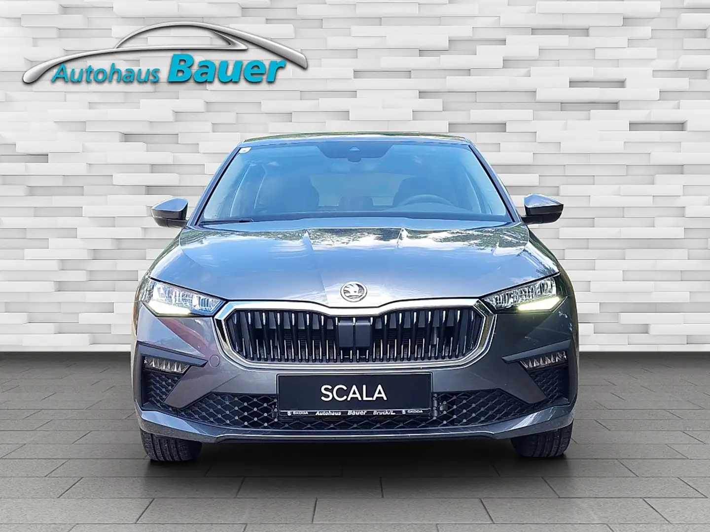 Skoda Scala 1,0 TSI Essence Grau - 2