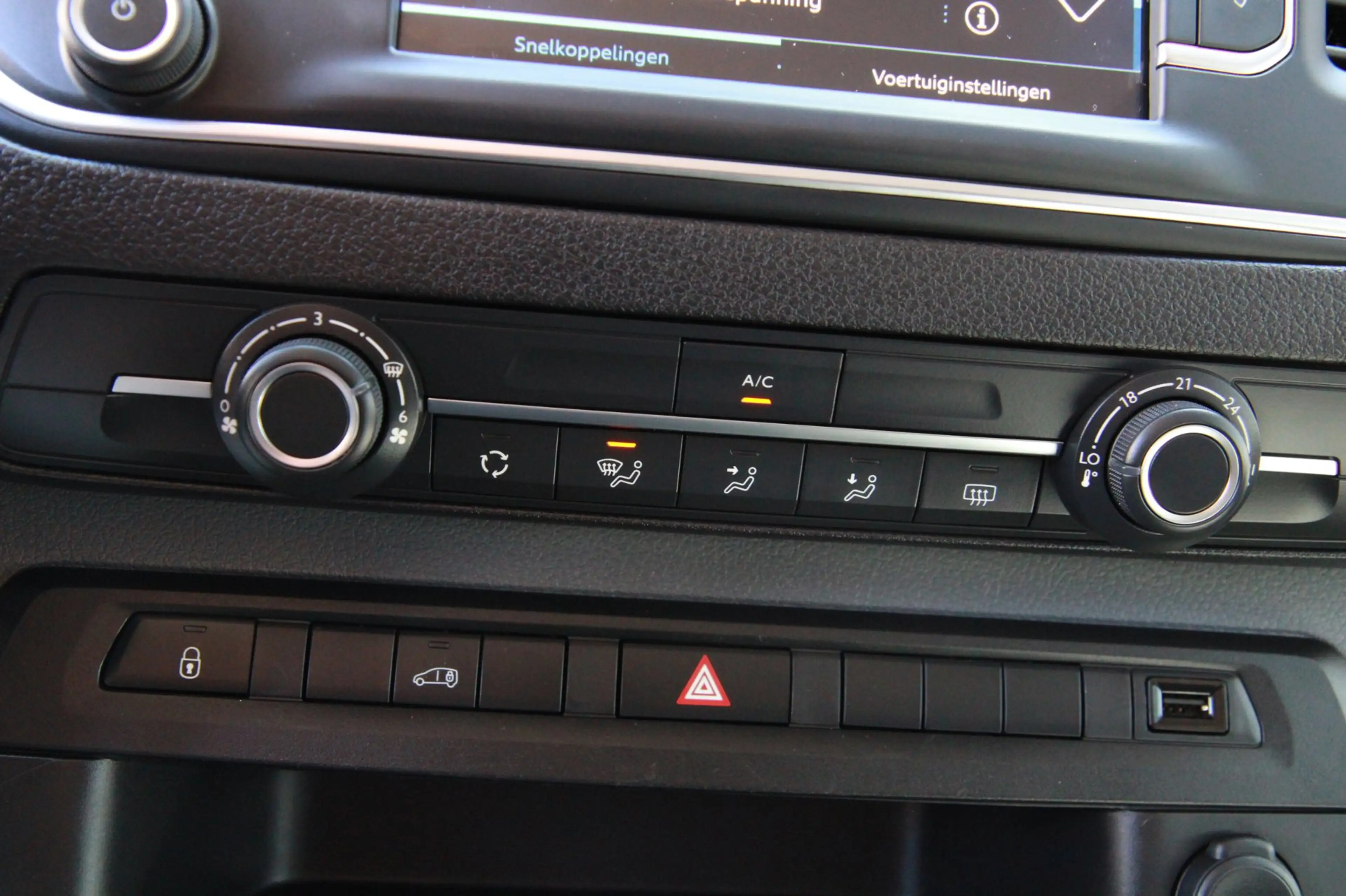 Peugeot Expert 2.0 BlueHDI 120PK Standard Pro / App connect / Cru — photo 22