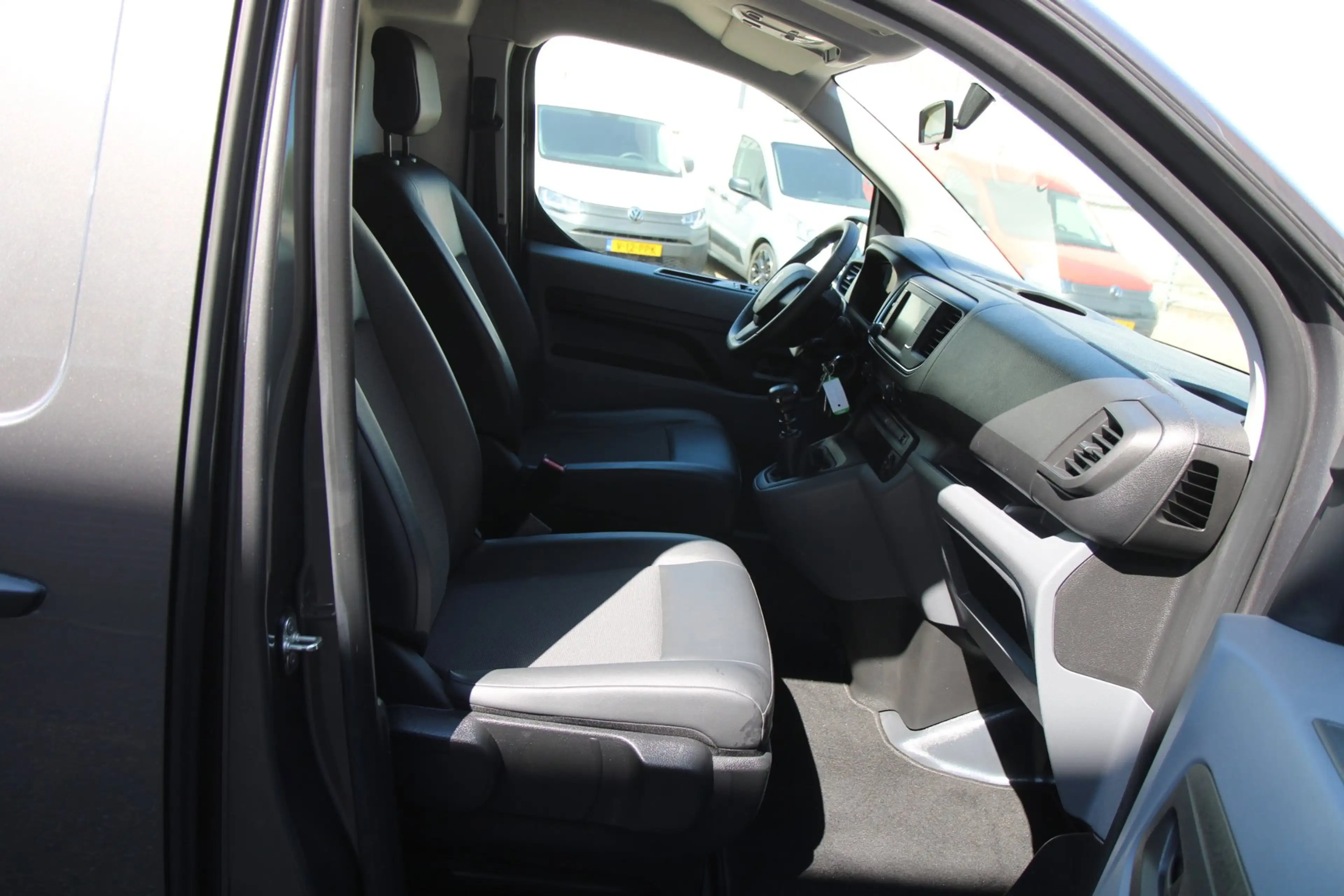 Peugeot Expert 2.0 BlueHDI 120PK Standard Pro / App connect / Cru — photo 4