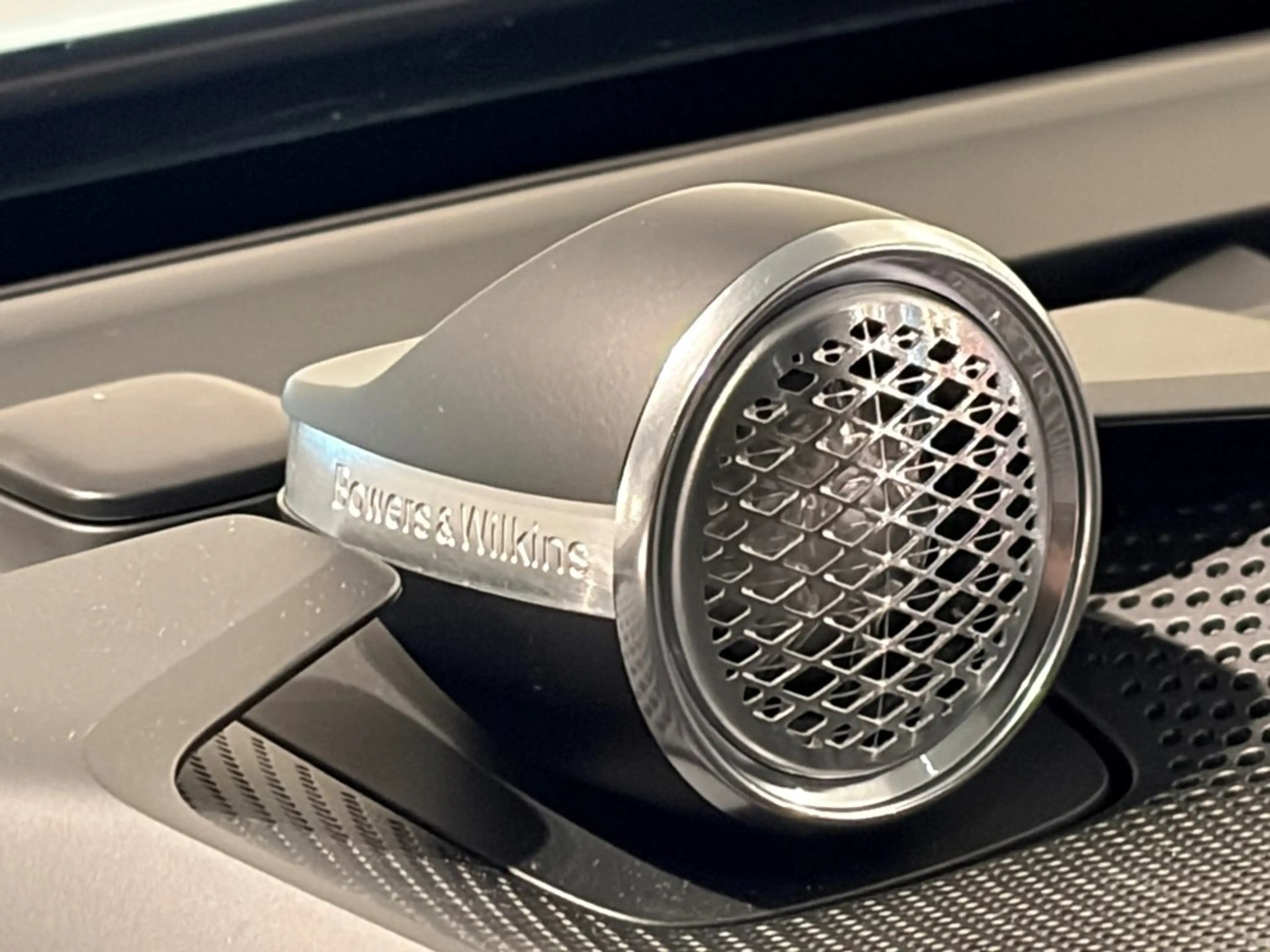 Volvo EX90 Ultra Twin Motor + LUCHTVERING/B&W — photo 9