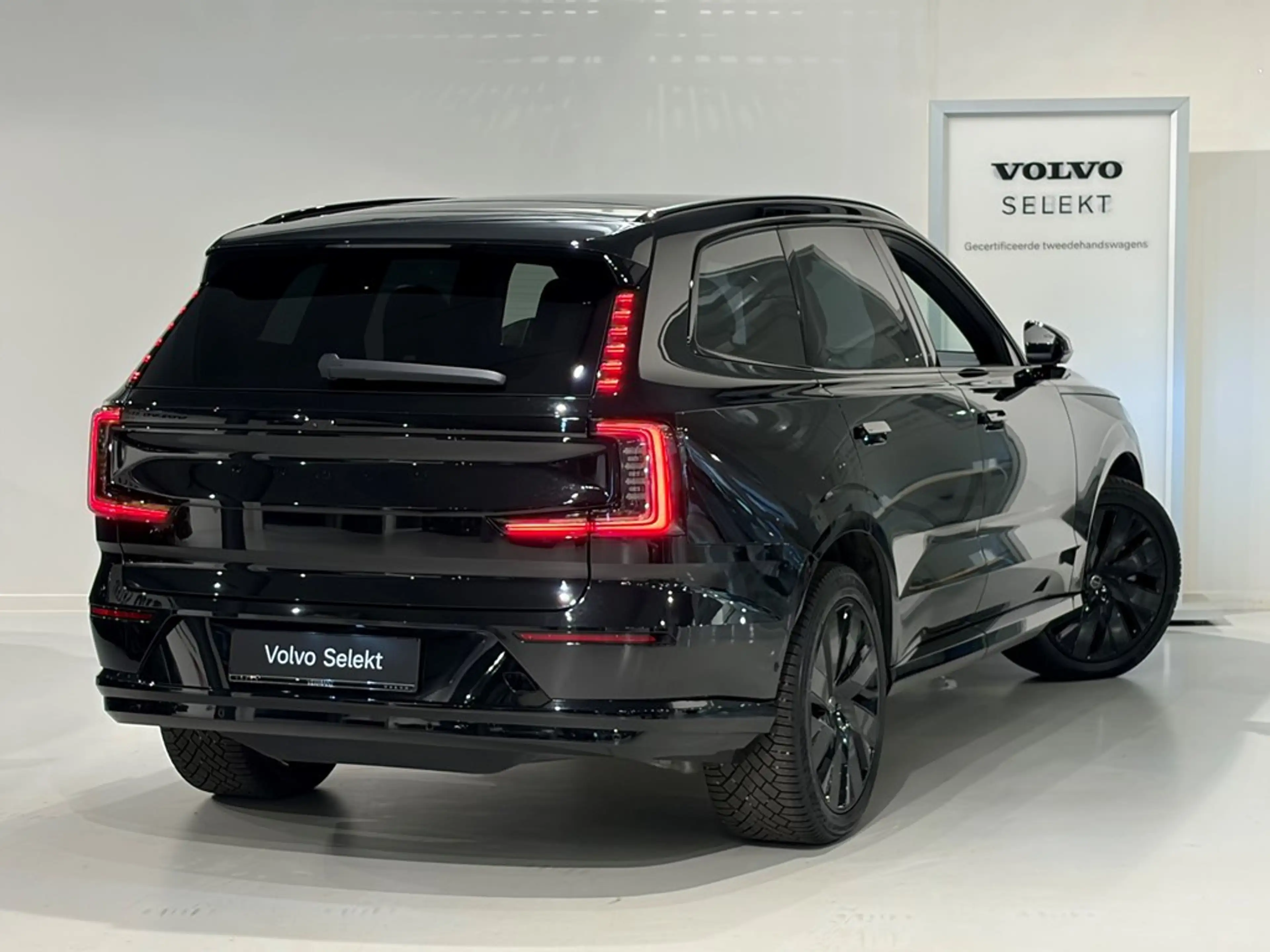 Volvo EX90 Ultra Twin Motor + LUCHTVERING/B&W — photo 2