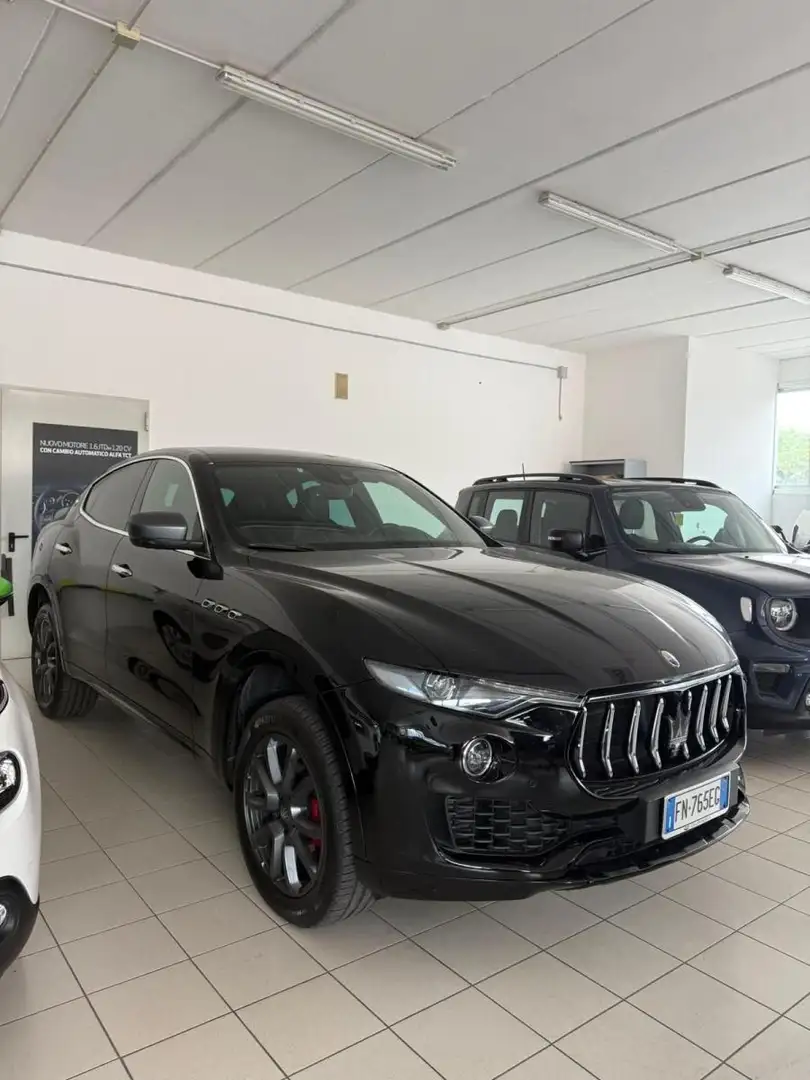 Maserati Levante V6 Diesel 275 CV AWD Nerissimo Nero - 1