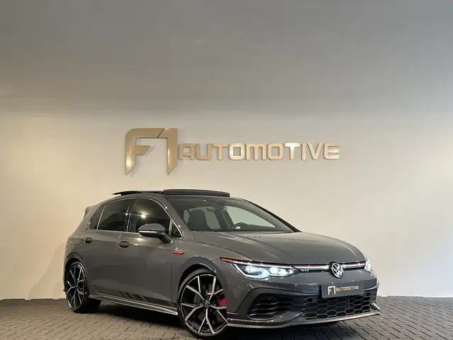 Volkswagen Golf view 3