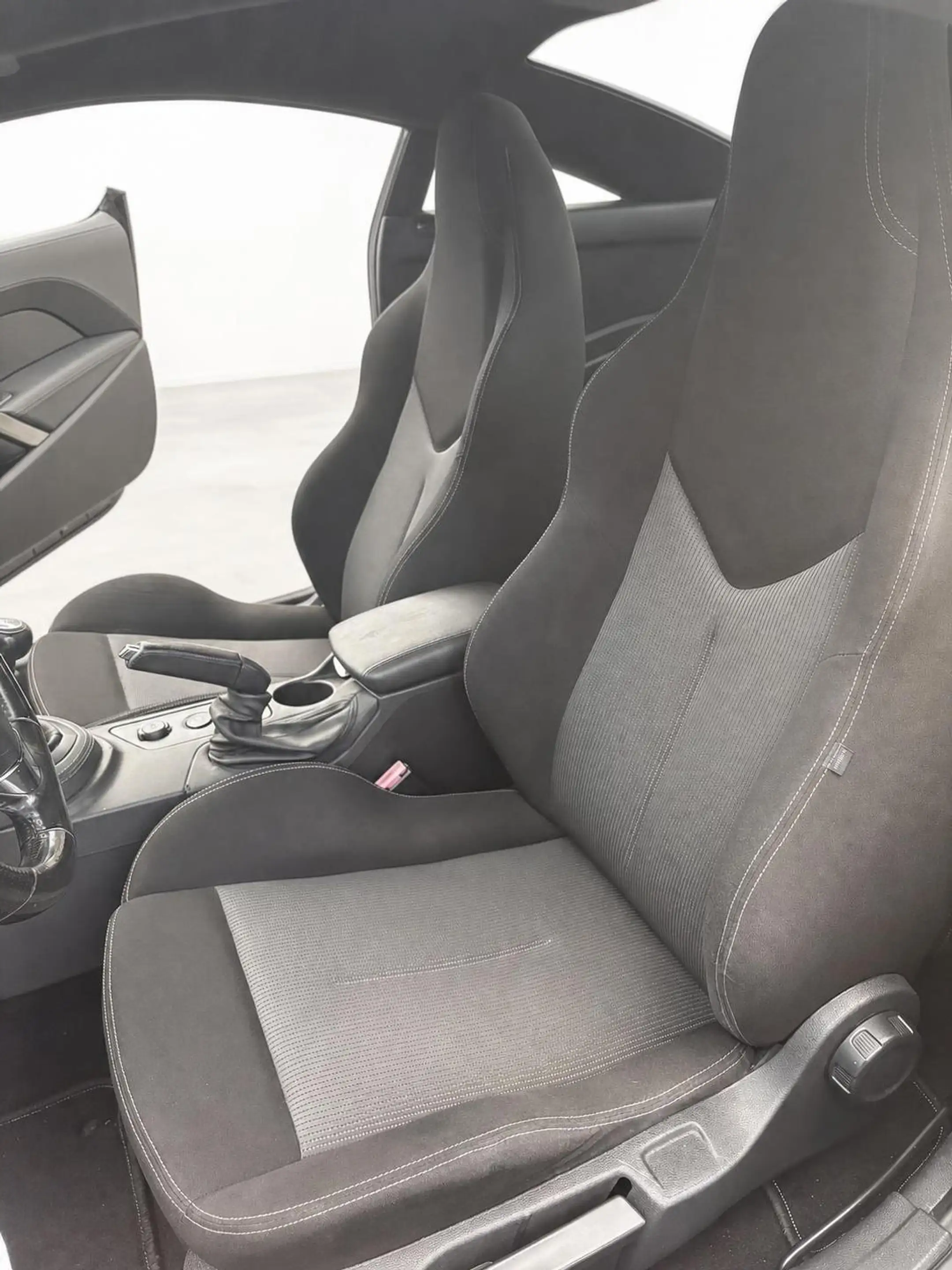 Peugeot RCZ Basis — photo 11
