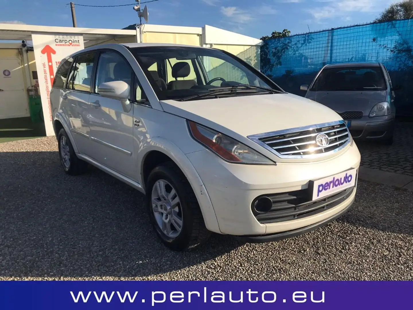 Tata Aria 2.2td 7 posti 4x4 Weiß - 2