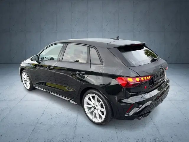 Audi S3 view 3
