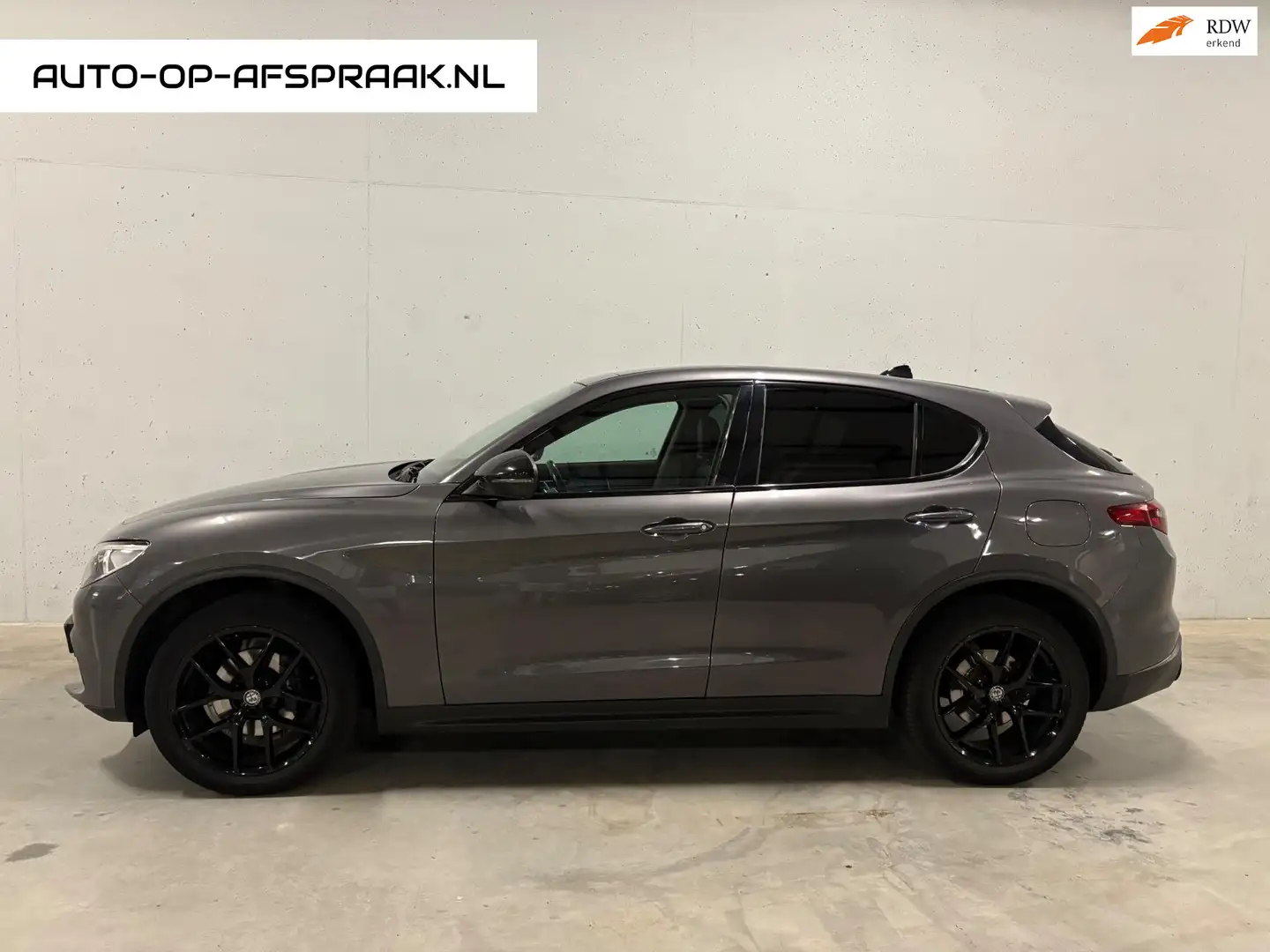 Alfa Romeo Stelvio 2.0 T AWD First Edition Pano 280pk Grijs - 1