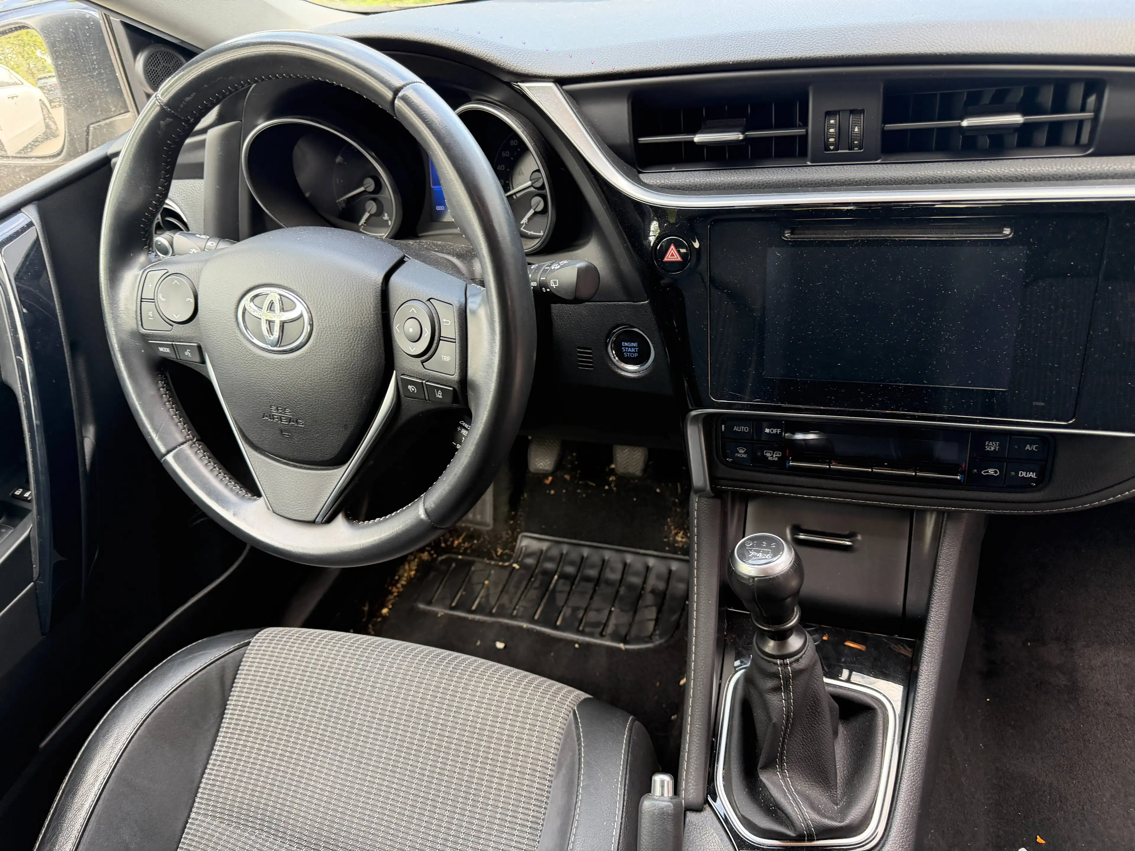 Toyota Auris Auris SW 1.2 Turbo Black Edition S/S — photo 8