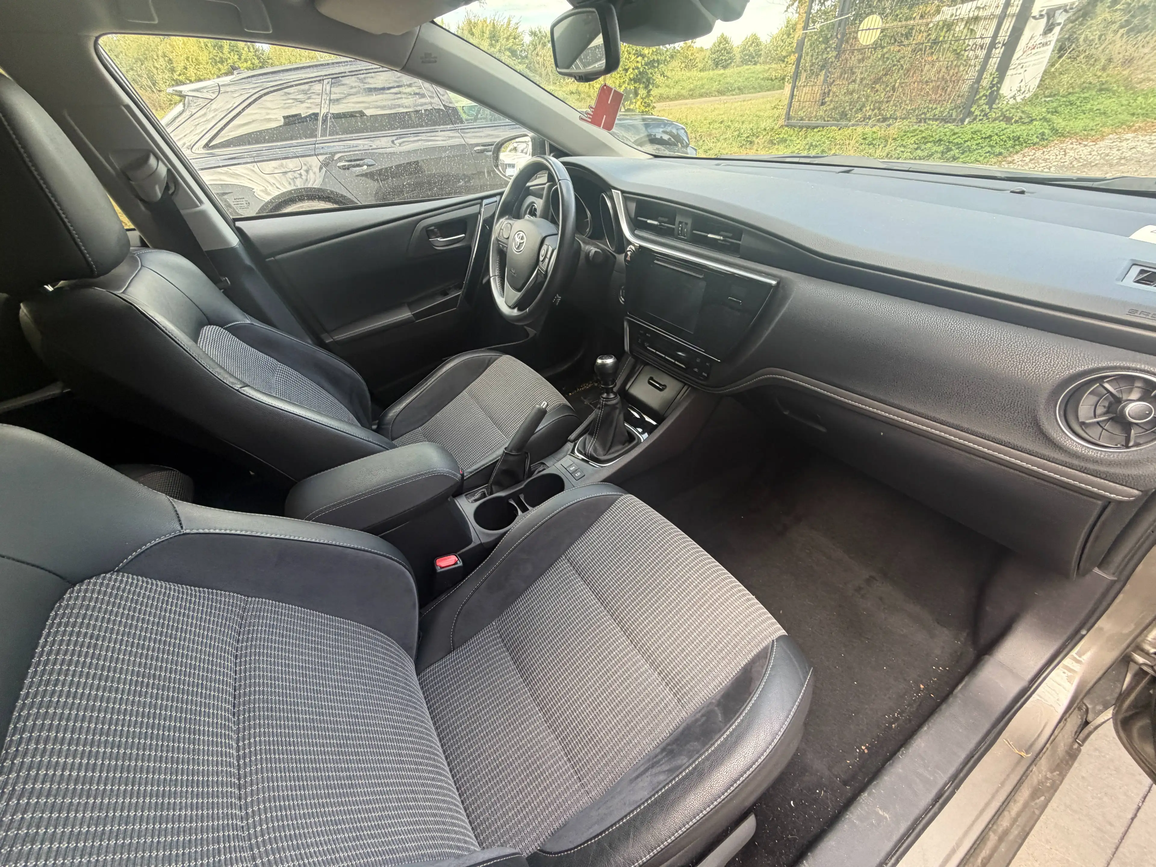 Toyota Auris Auris SW 1.2 Turbo Black Edition S/S — photo 7
