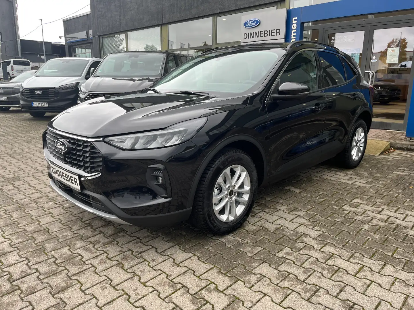 Ford Kuga Titanium FHEV LED+360°+Navi+Winterpaket Schwarz - 2