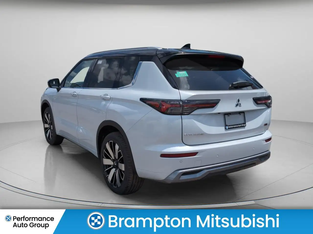 Mitsubishi Outlander снимка Mitsubishi Outlander