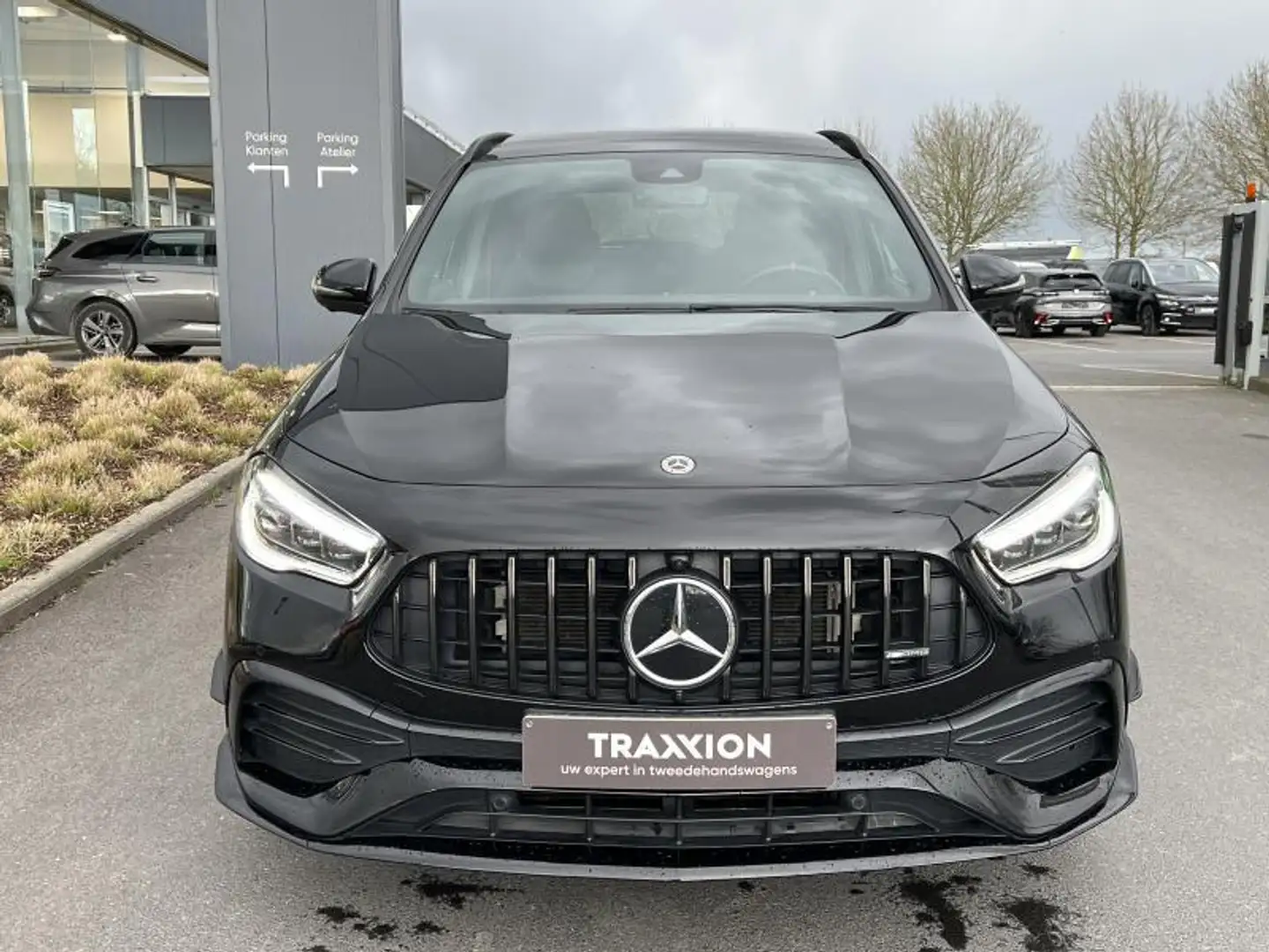 Mercedes-Benz GLA 35 AMG 4MATIC AMG crna - 2