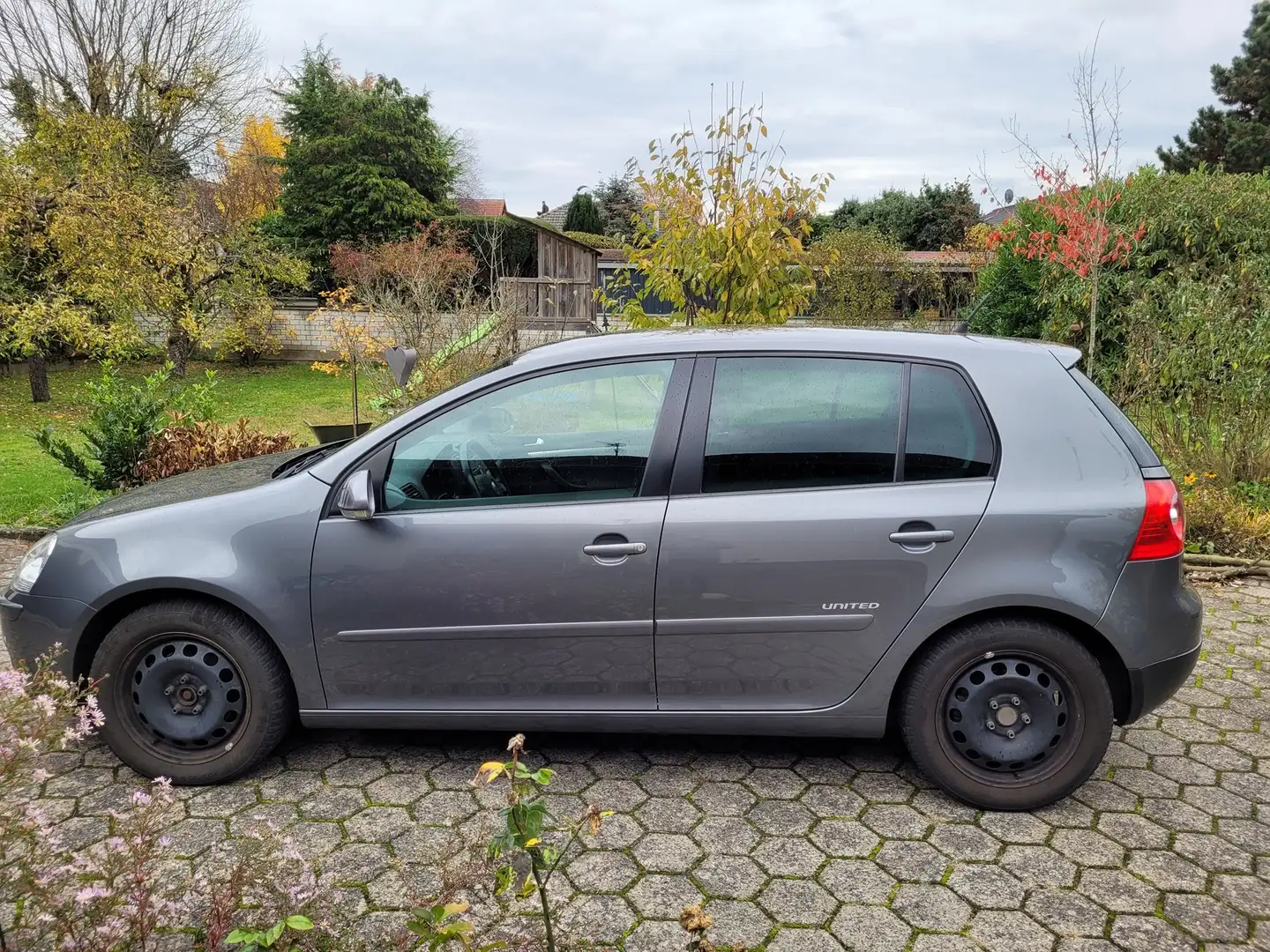 Volkswagen Golf V 1.4 TSI 103 kW Lim. United Motorproblem Šedá - 2