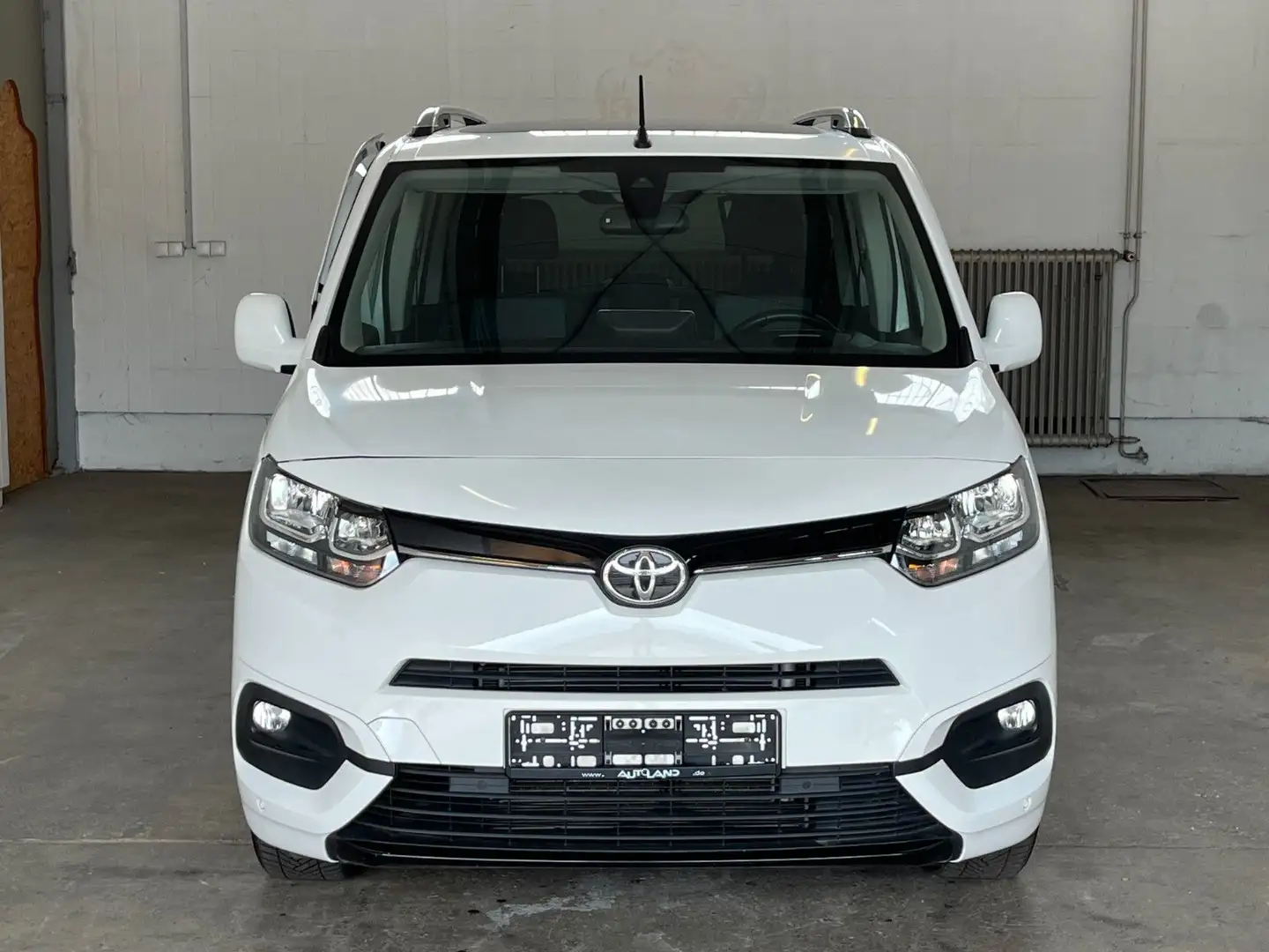 Toyota Proace City Verso L1 Executive*HuD*Kamera*Pano* Weiß - 2