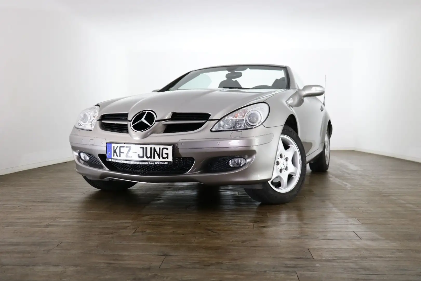 Mercedes-Benz SLK 200 *1.Hand*Bi-Xenon*Leder*PTS*Navi* Silber - 1