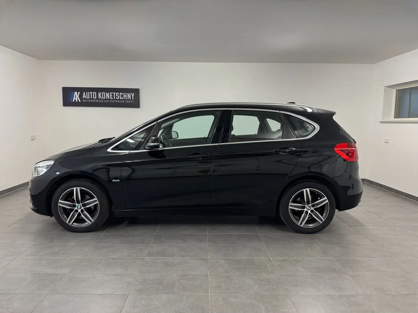 BMW 216 216 d Active Tourer Sport Line Schwarz - 1