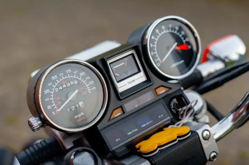 Honda VF 700 - foto 2