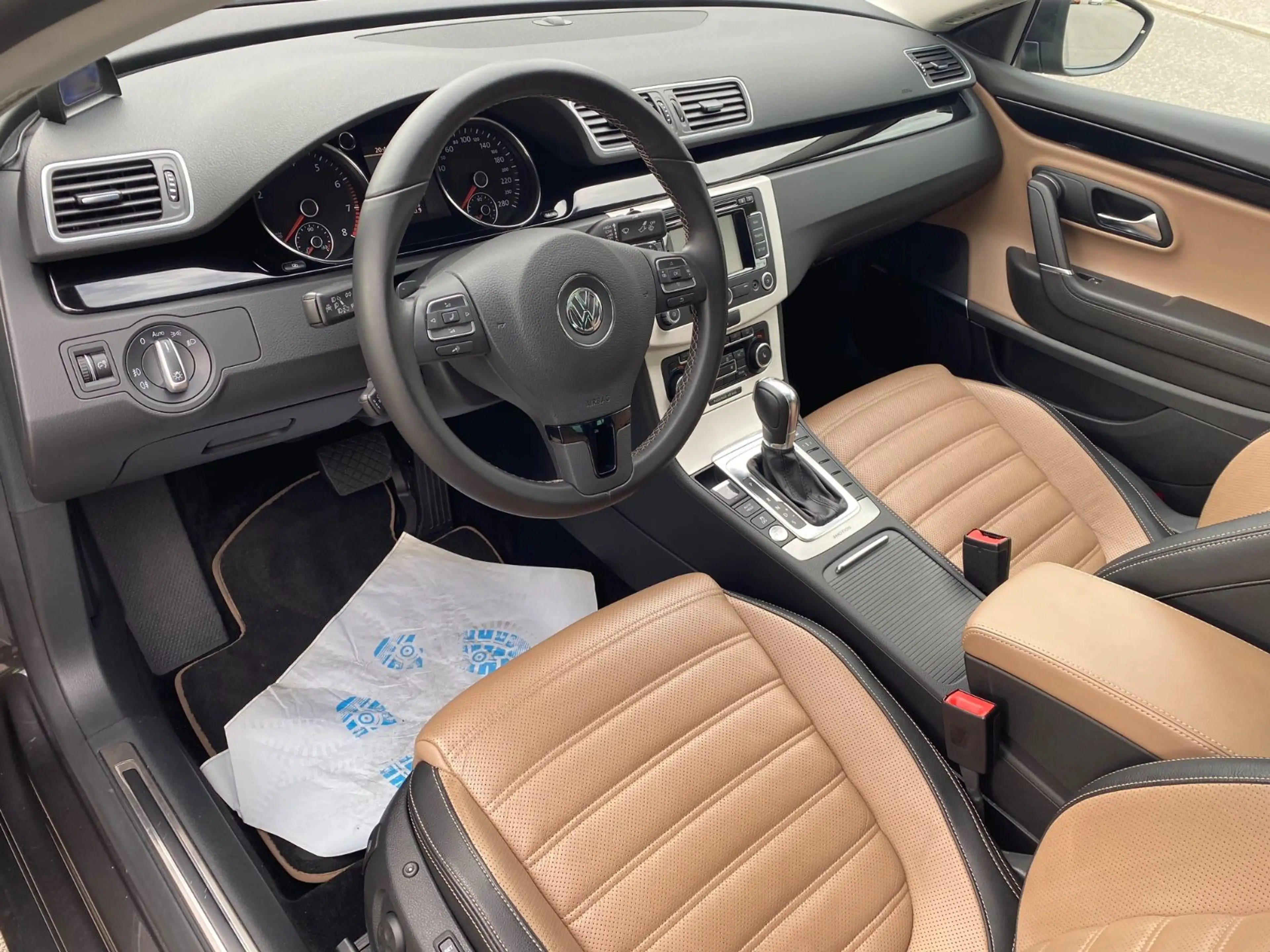 Volkswagen CC 3.6 V6 DSG 4MOTION — photo 9