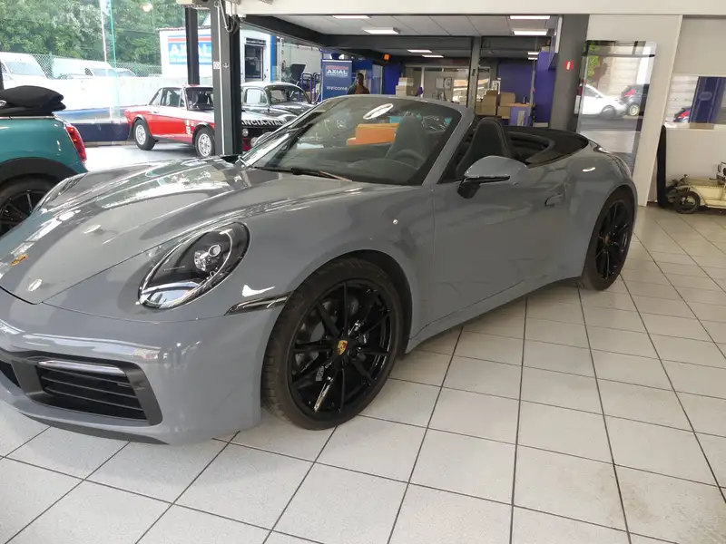 PORSCHE 911