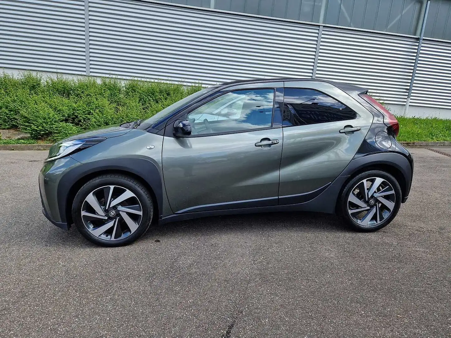 Toyota Aygo X S-CVT Air Explore Grün - 2