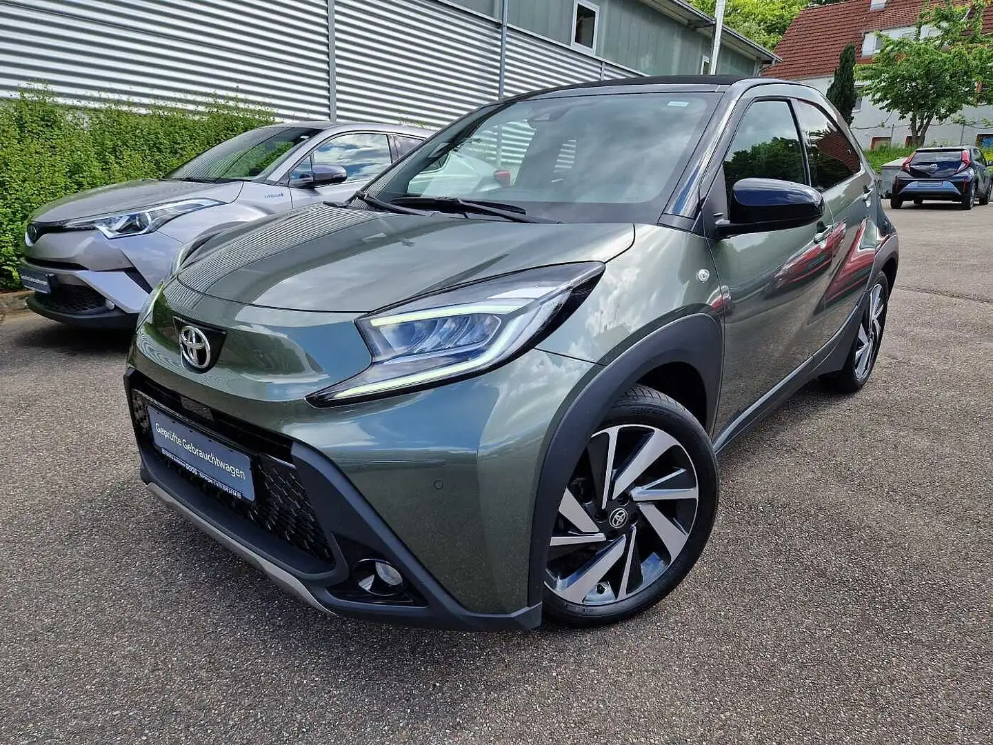 Toyota Aygo X S-CVT Air Explore Grün - 1