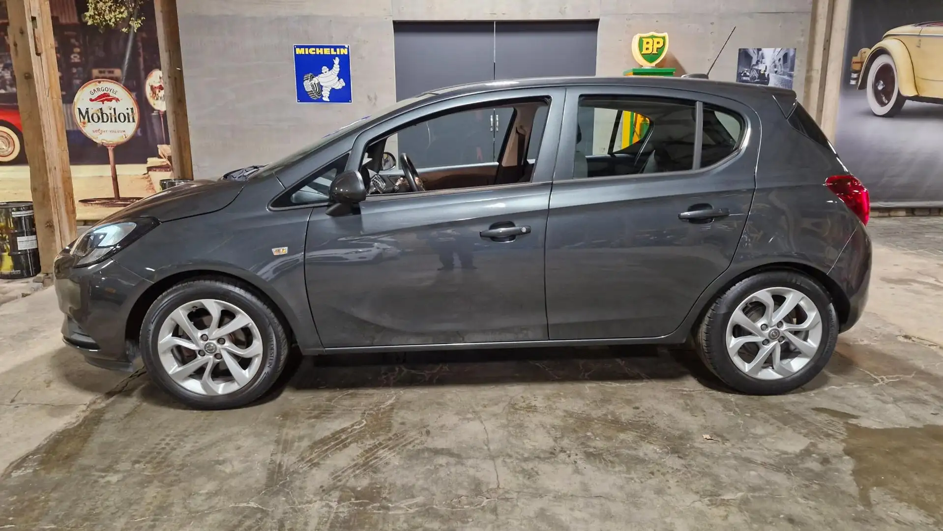 Opel Corsa 1.4 Online Edition Automaat 90PK | Rijklaarprijs | Gris - 2