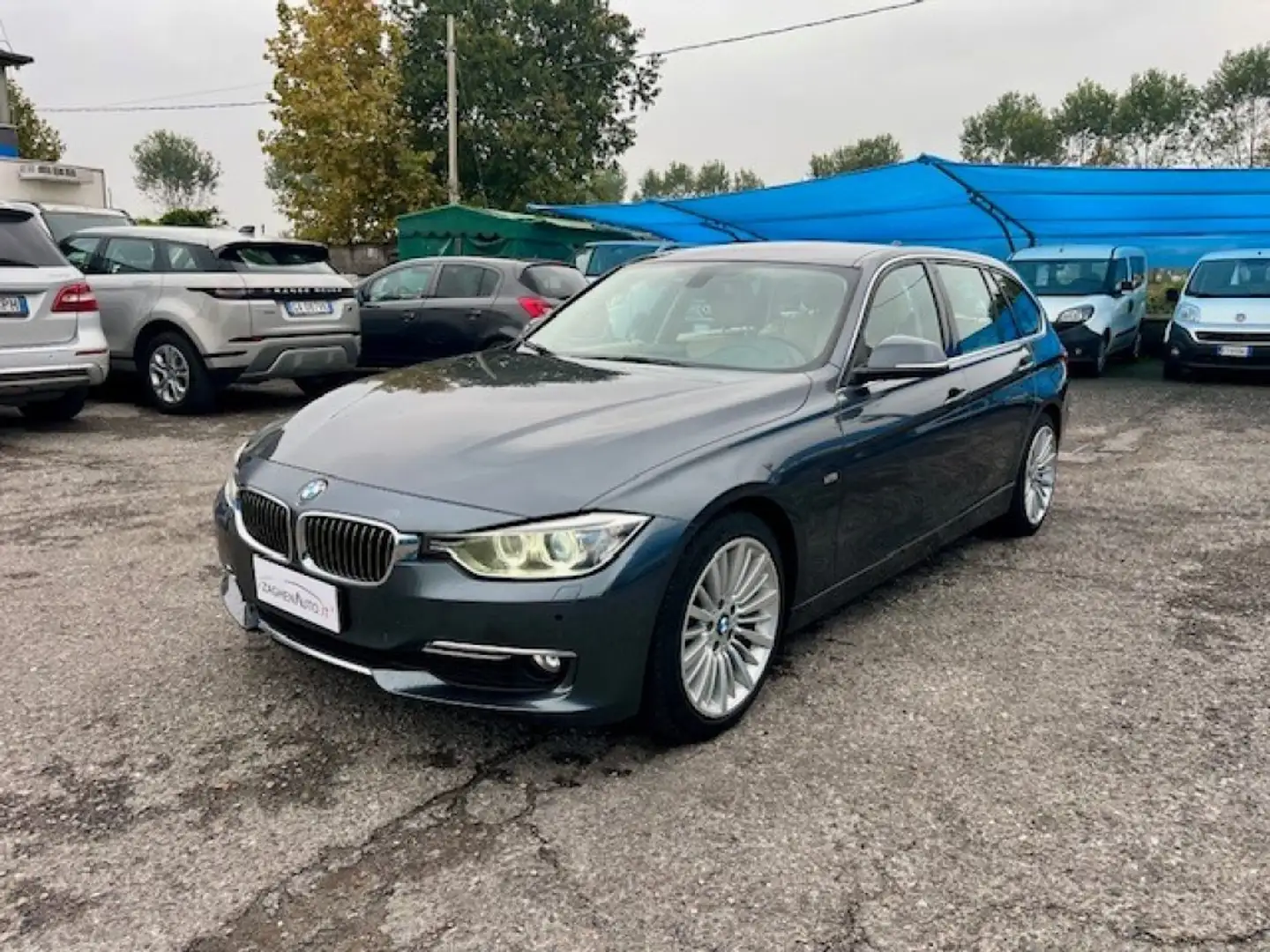 BMW 320 d Touring Luxury aut. Grau - 2