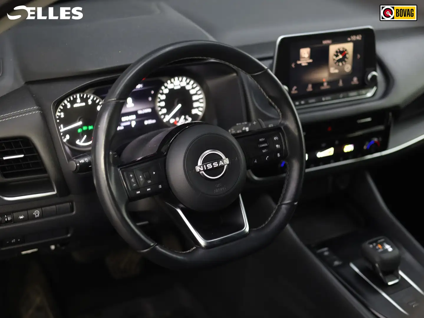 Nissan Qashqai 1.3 MHEV Mild Hybrid Xtronic Acenta | Stuur en Sto Rot - 2