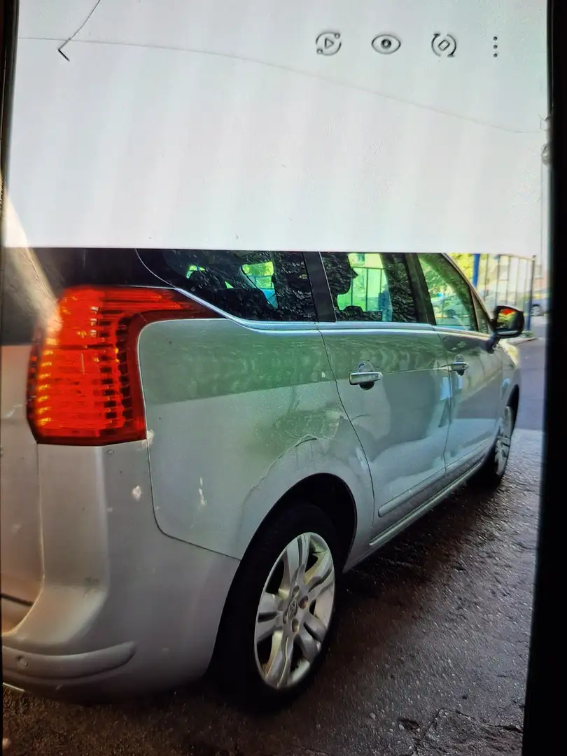 Peugeot 5008 - 1