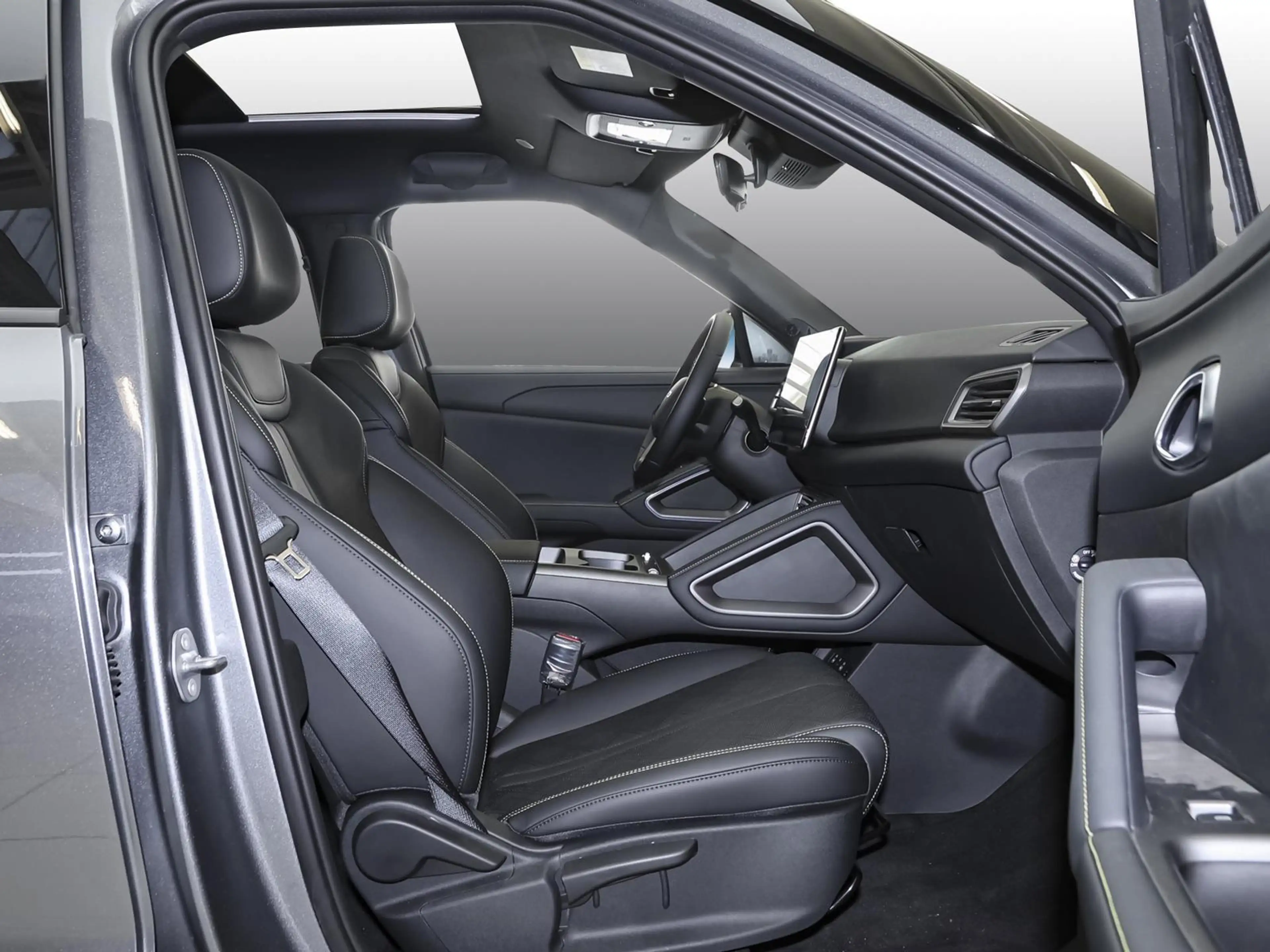 BYD Atto 2 DM-i Boost LEDER NAVI SHZ PDC KLIMA BT ZV — photo 3