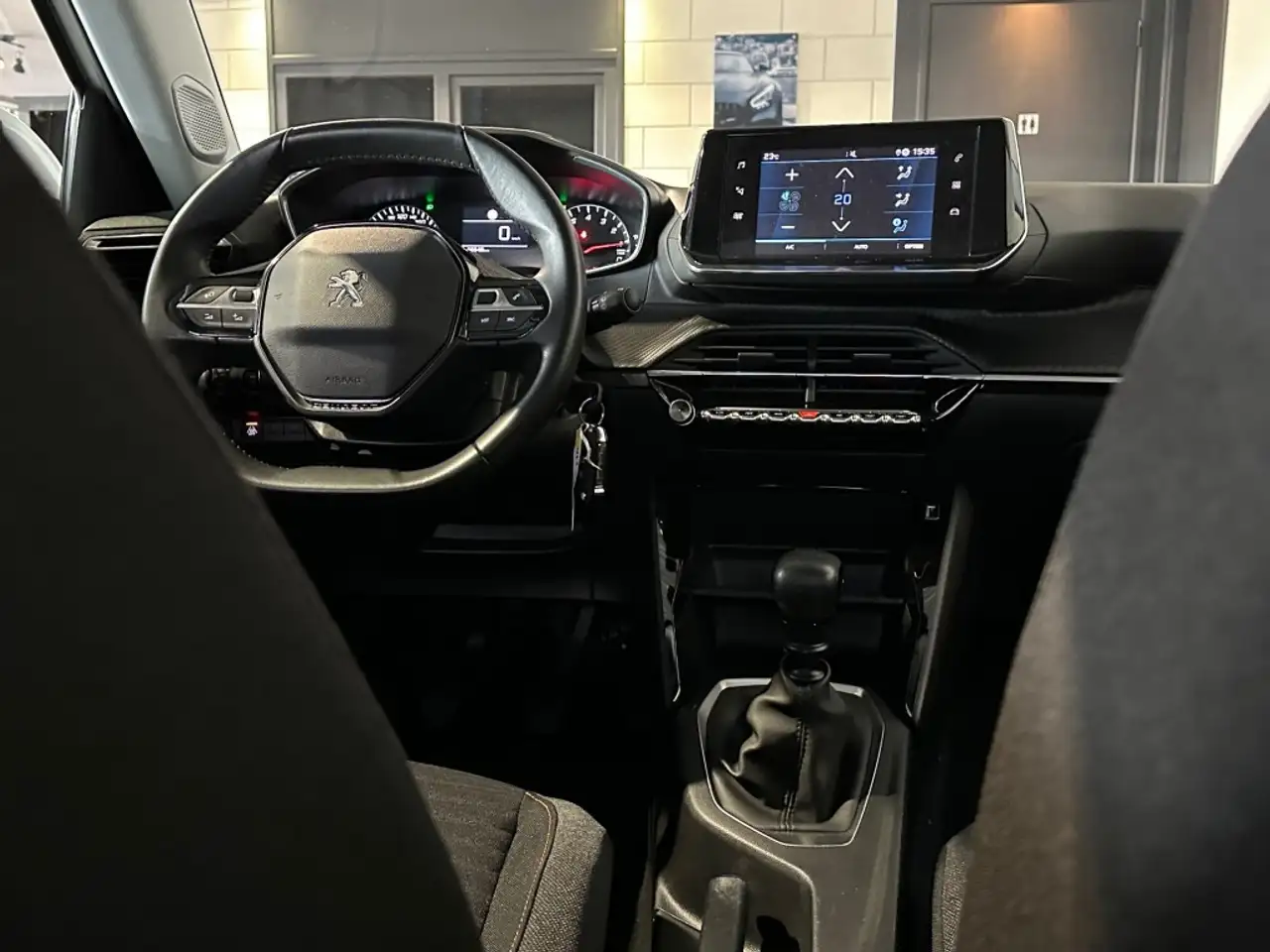 Peugeot 2008 1.2 PT ACTIVE PACK l CARPLAY l CRUISE l CLIMA l LM, миниатюра 15