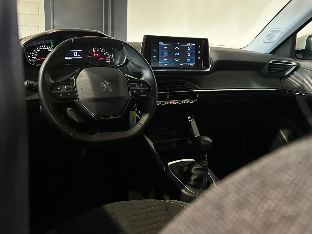 Peugeot 2008 1.2 PT ACTIVE PACK l CARPLAY l CRUISE l CLIMA l LM, миниатюра 16