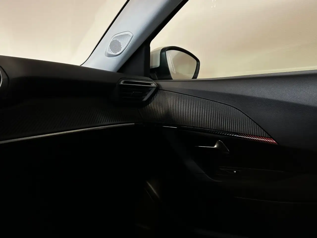 Peugeot 2008 1.2 PT ACTIVE PACK l CARPLAY l CRUISE l CLIMA l LM, миниатюра 29