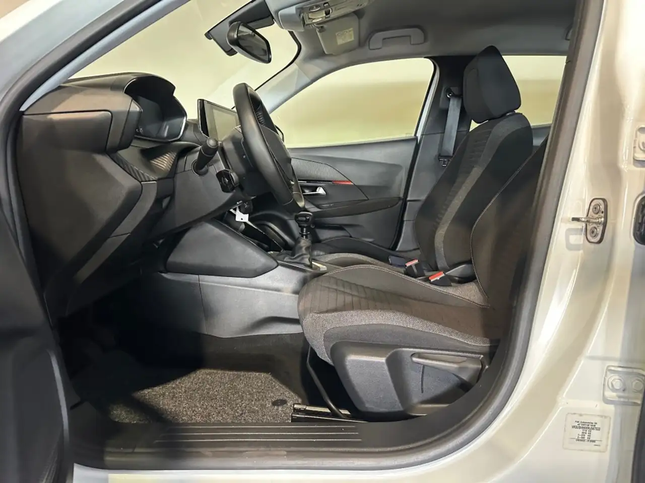 Peugeot 2008 1.2 PT ACTIVE PACK l CARPLAY l CRUISE l CLIMA l LM, миниатюра 13
