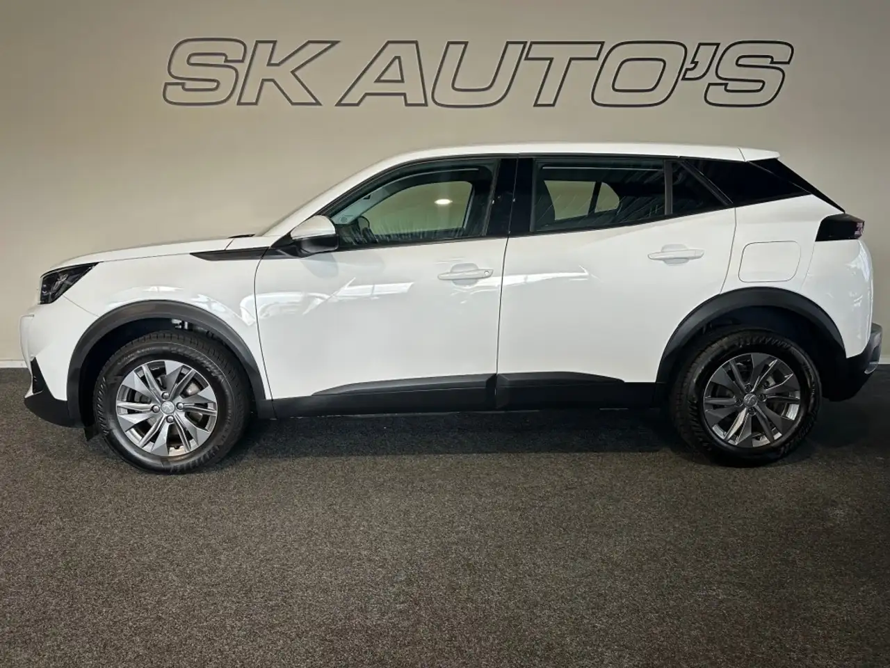 Peugeot 2008 1.2 PT ACTIVE PACK l CARPLAY l CRUISE l CLIMA l LM, миниатюра 5