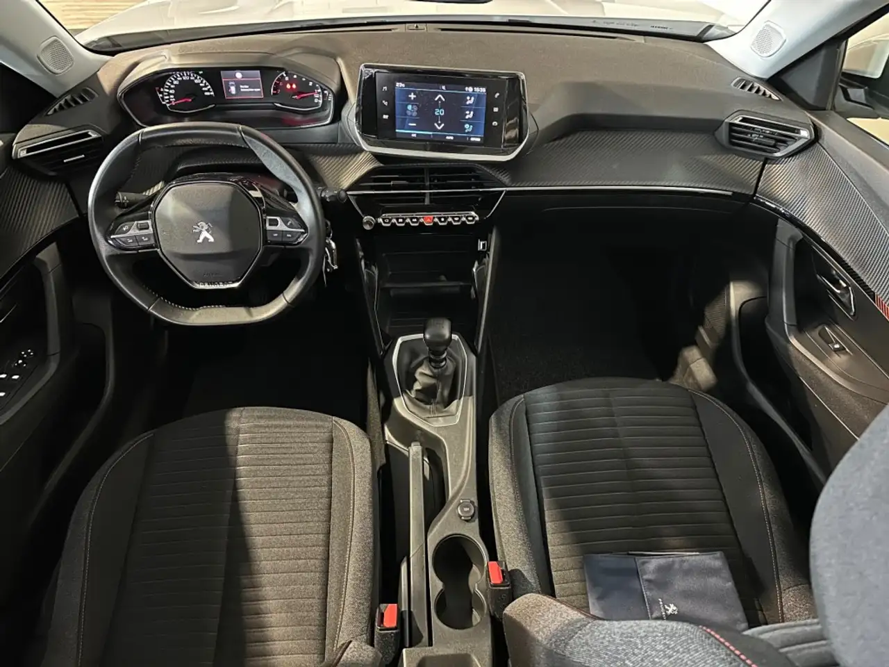 Peugeot 2008 1.2 PT ACTIVE PACK l CARPLAY l CRUISE l CLIMA l LM, миниатюра 14