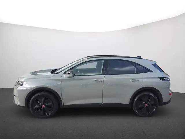 DS Automobiles DS 7 view 5