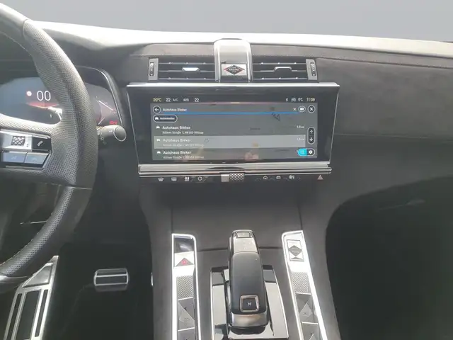 DS Automobiles DS 7 view 13
