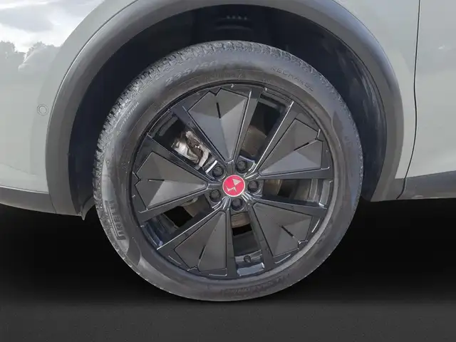 DS Automobiles DS 7 view 9