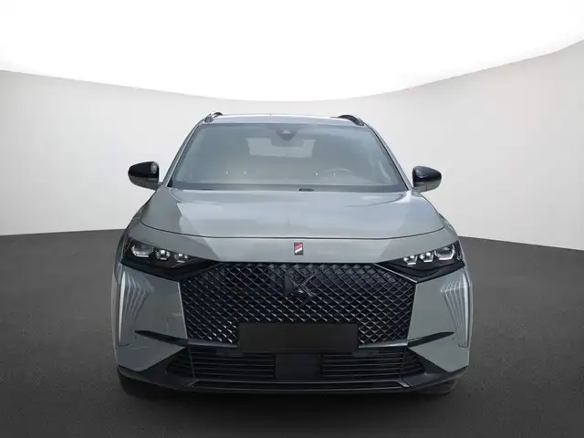 DS Automobiles DS 7 view 3