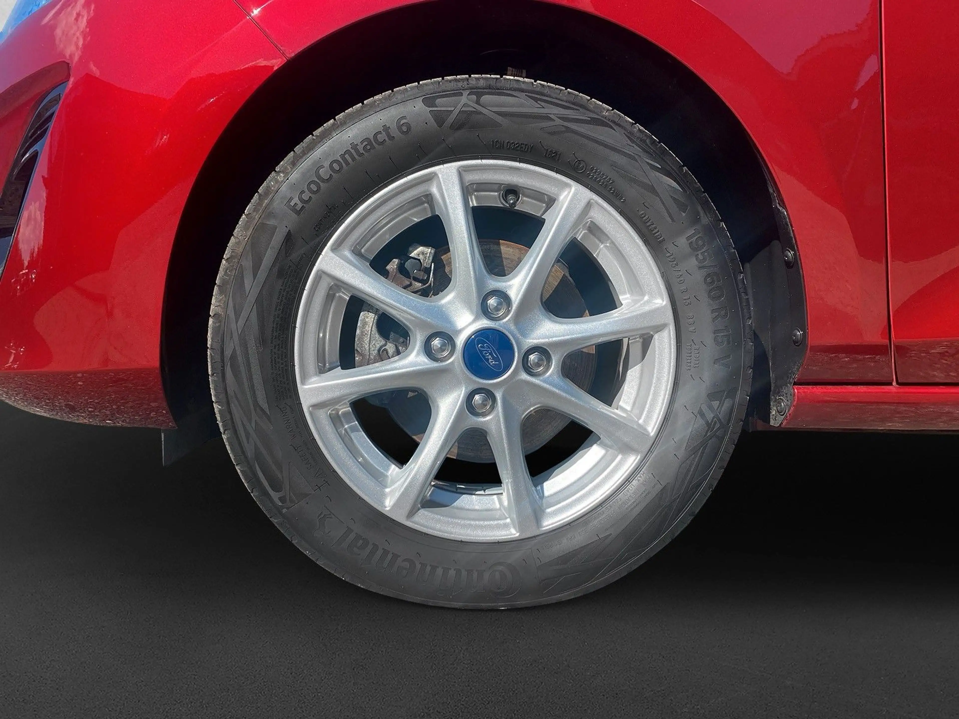 Ford Fiesta Titanium — photo 7