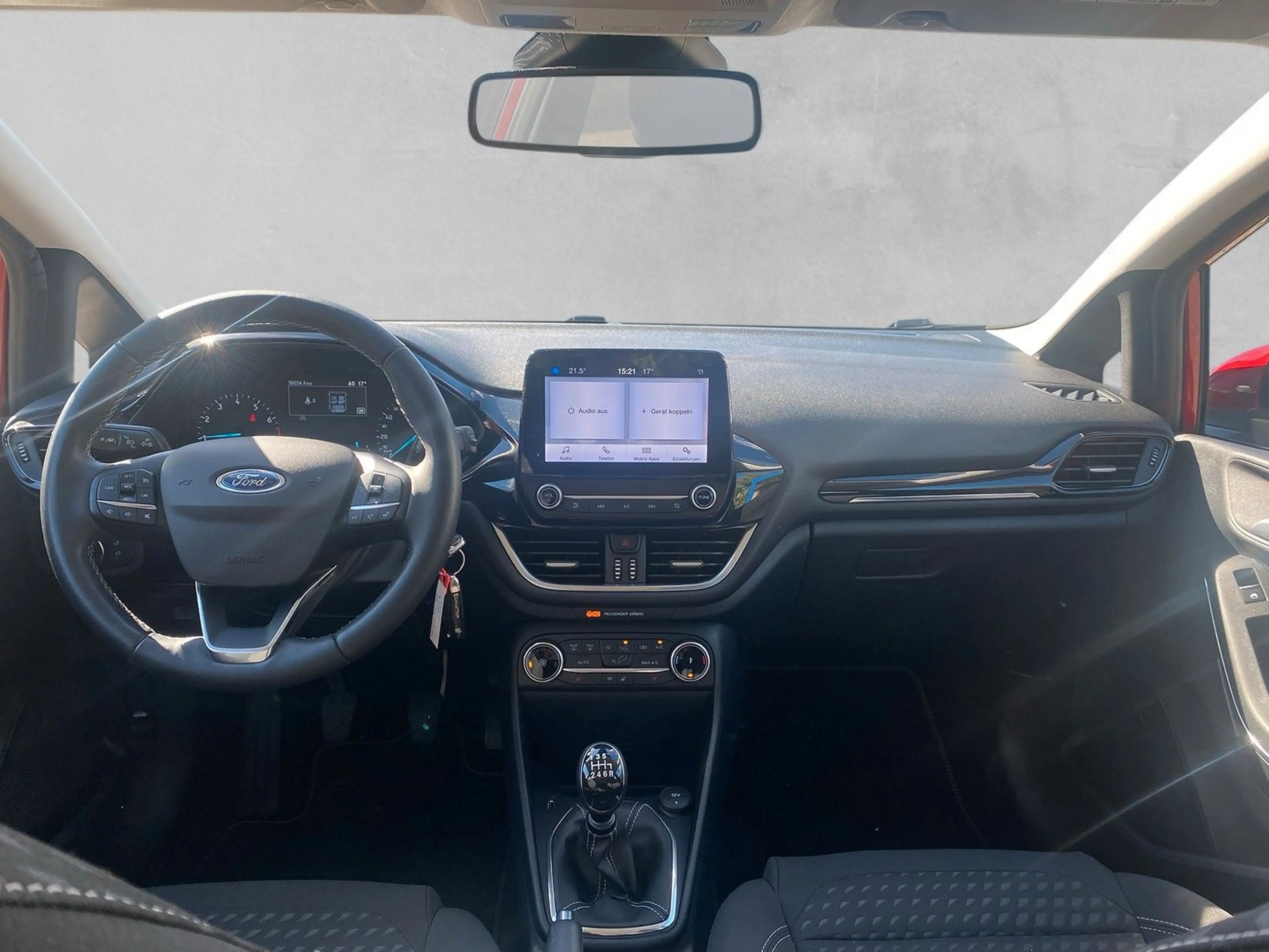 Ford Fiesta Titanium — photo 11
