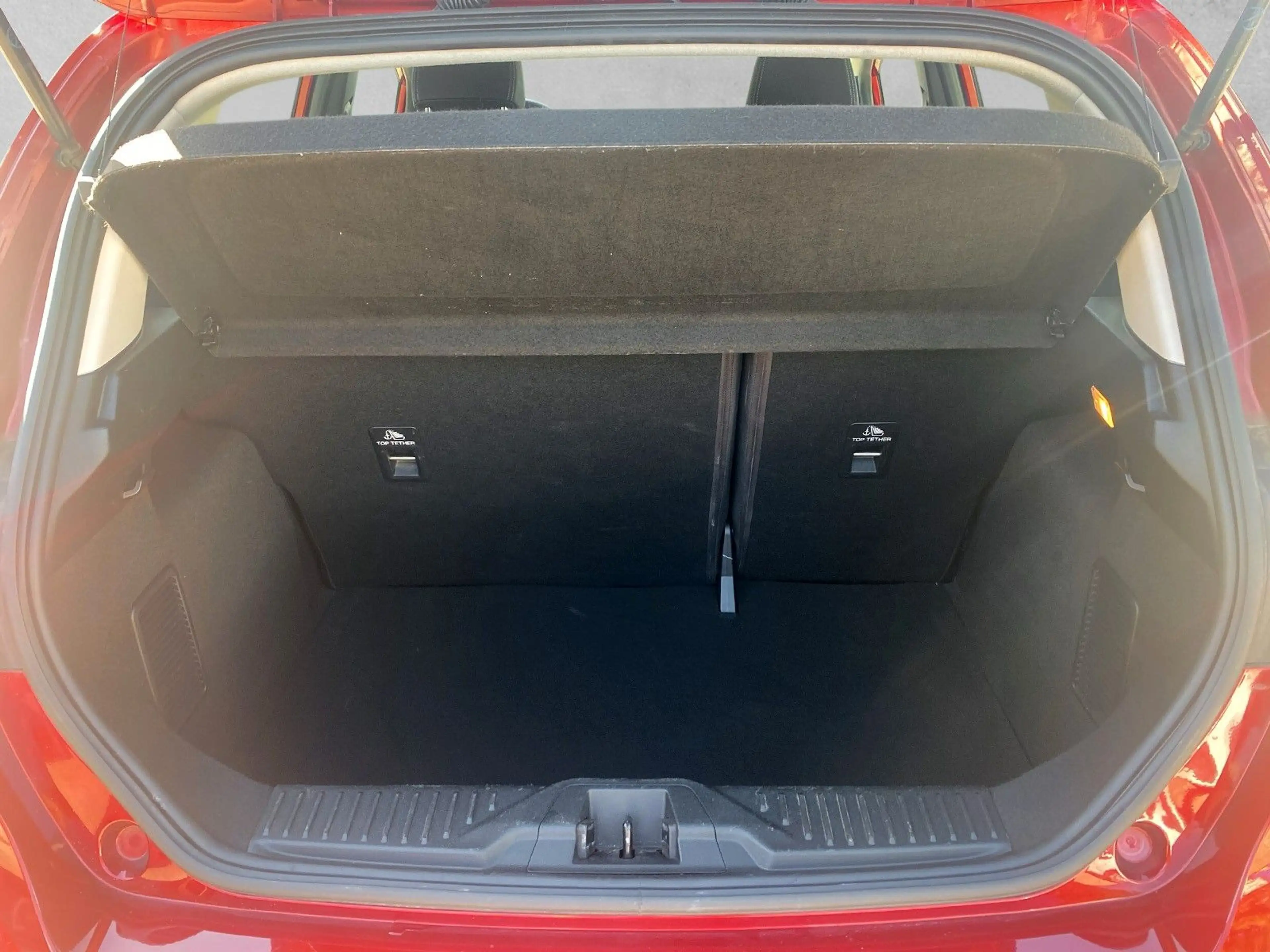 Ford Fiesta Titanium — photo 8
