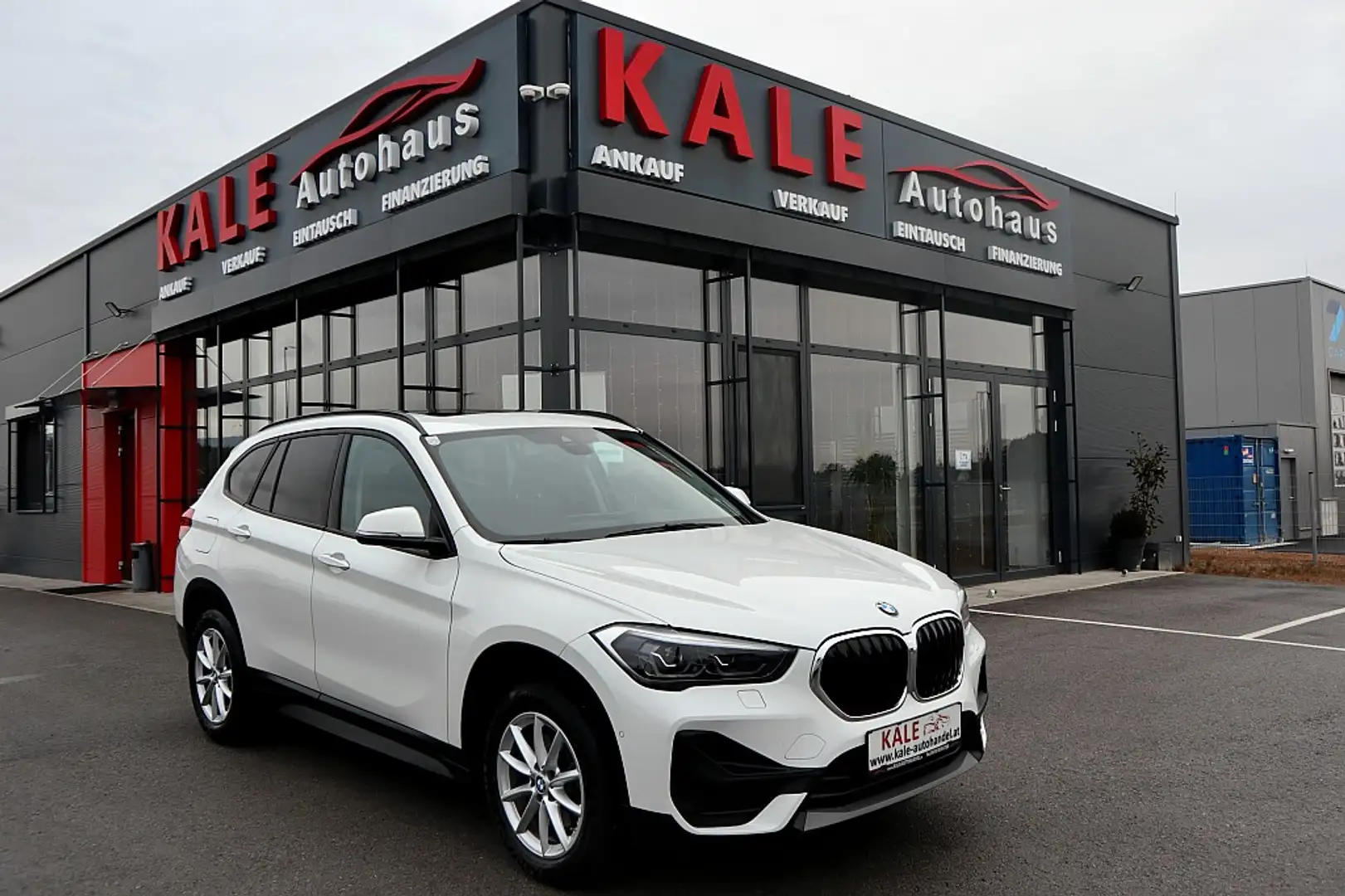 BMW X1 sDrive18d Aut.*1.Besitz*Panoramadach*LED*NAVI* Weiß - 1