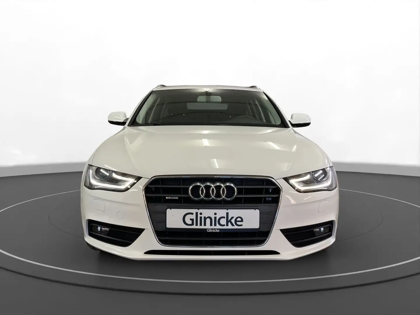 Audi A4 2.0 TDI qu. Attraction AHK Xenon LM 18" Wit - 2