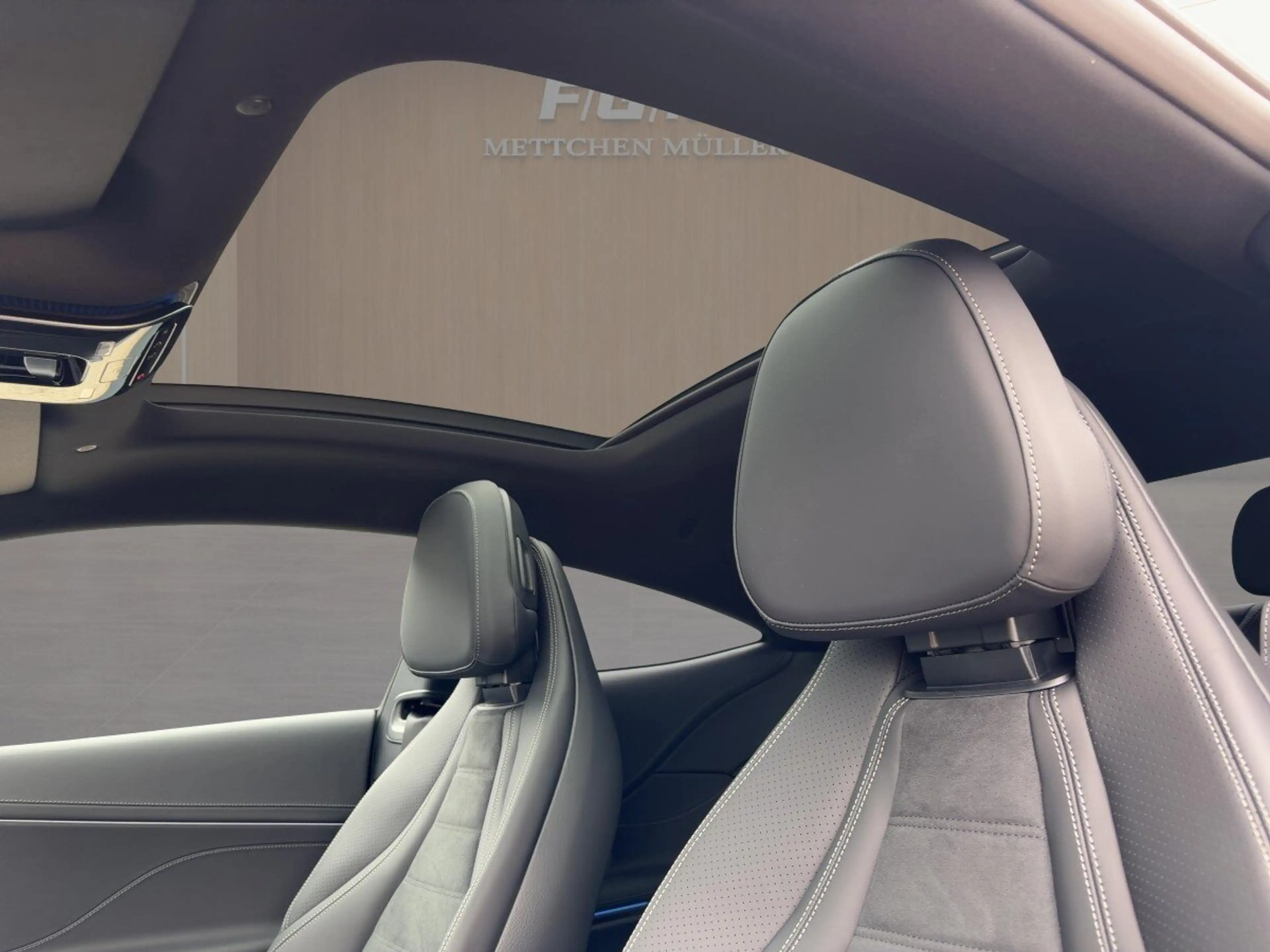 Mercedes-Benz CLE 300 CLE 300 e AMG+PANO+DISTR+KEYG+360+BURM+MEM+DIGIL — photo 10
