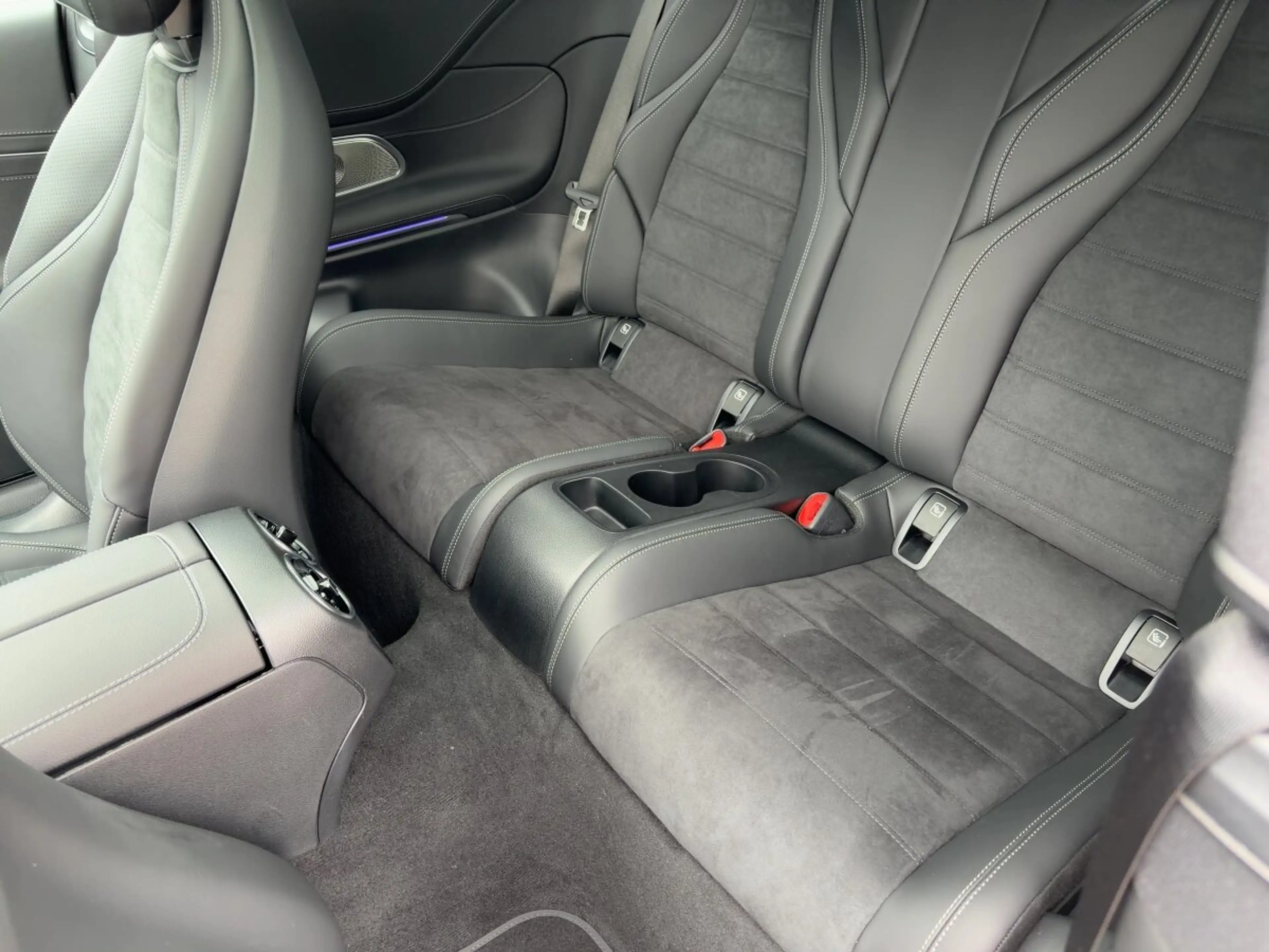 Mercedes-Benz CLE 300 CLE 300 e AMG+PANO+DISTR+KEYG+360+BURM+MEM+DIGIL — photo 13