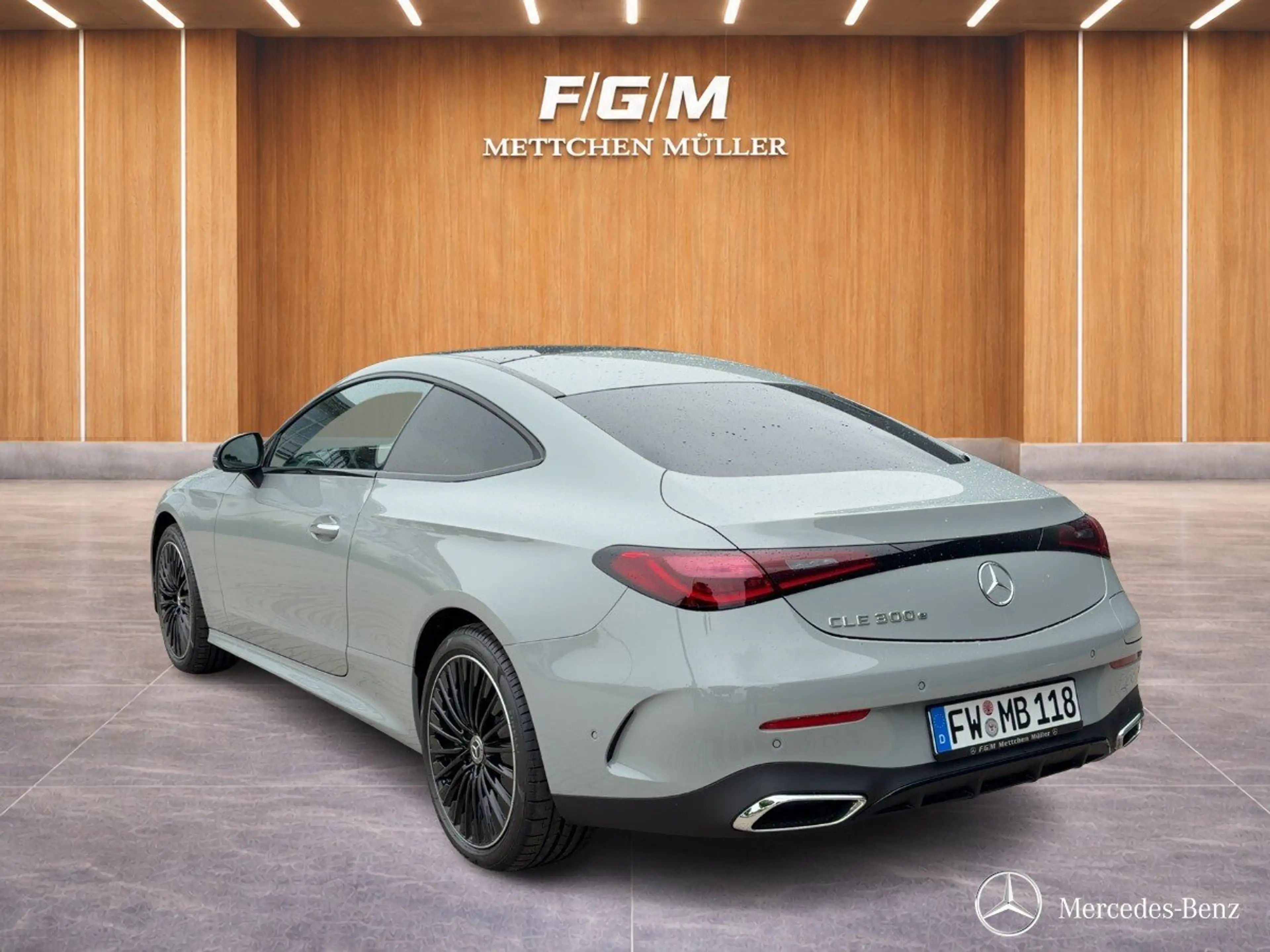Mercedes-Benz CLE 300 CLE 300 e AMG+PANO+DISTR+KEYG+360+BURM+MEM+DIGIL — photo 2
