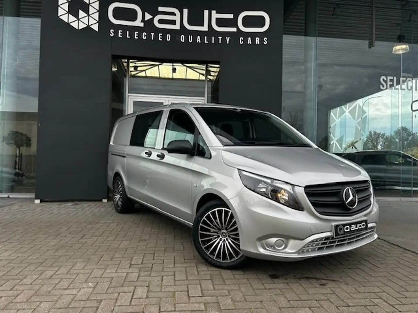 Mercedes-Benz Vito 114d Dubbel Cabine Lang Aut / GPS / Cam / 5 Zit Plateado - 2