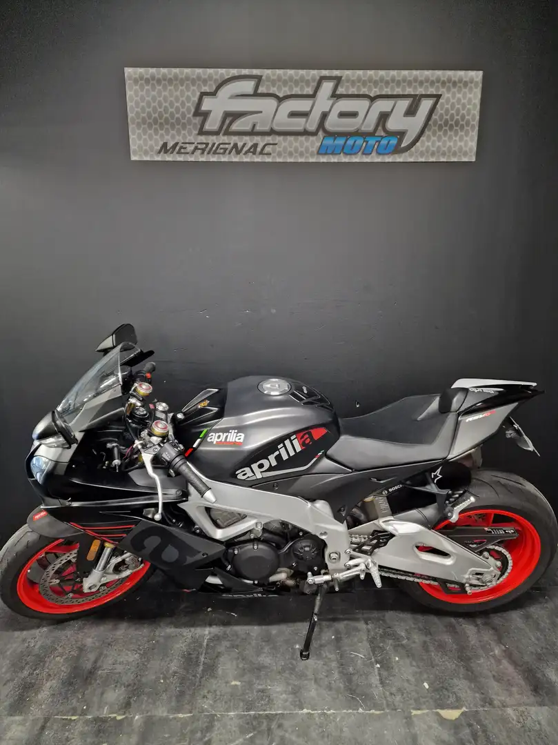 Aprilia RSV4 Noir - 1